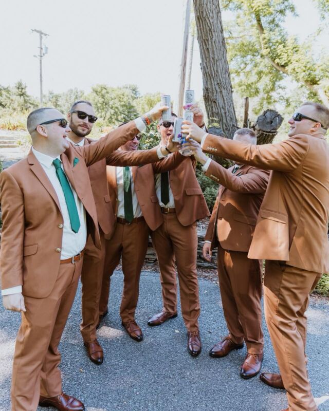 Celebrating an amazing 2024 Wedding season! Here’s to 2025🎉🍾

Click the link to schedule your consultation for your 2025 Wedding👔 https://incognitomenswear.com/appointment-request/

📸 Kandid Arts Photography