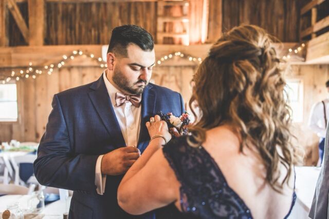 Happy Mother’s Day to all the Mothers out there!🤍💐

Thank you to Cassi V Photography @cassivphotography for the stunning photo📸😍